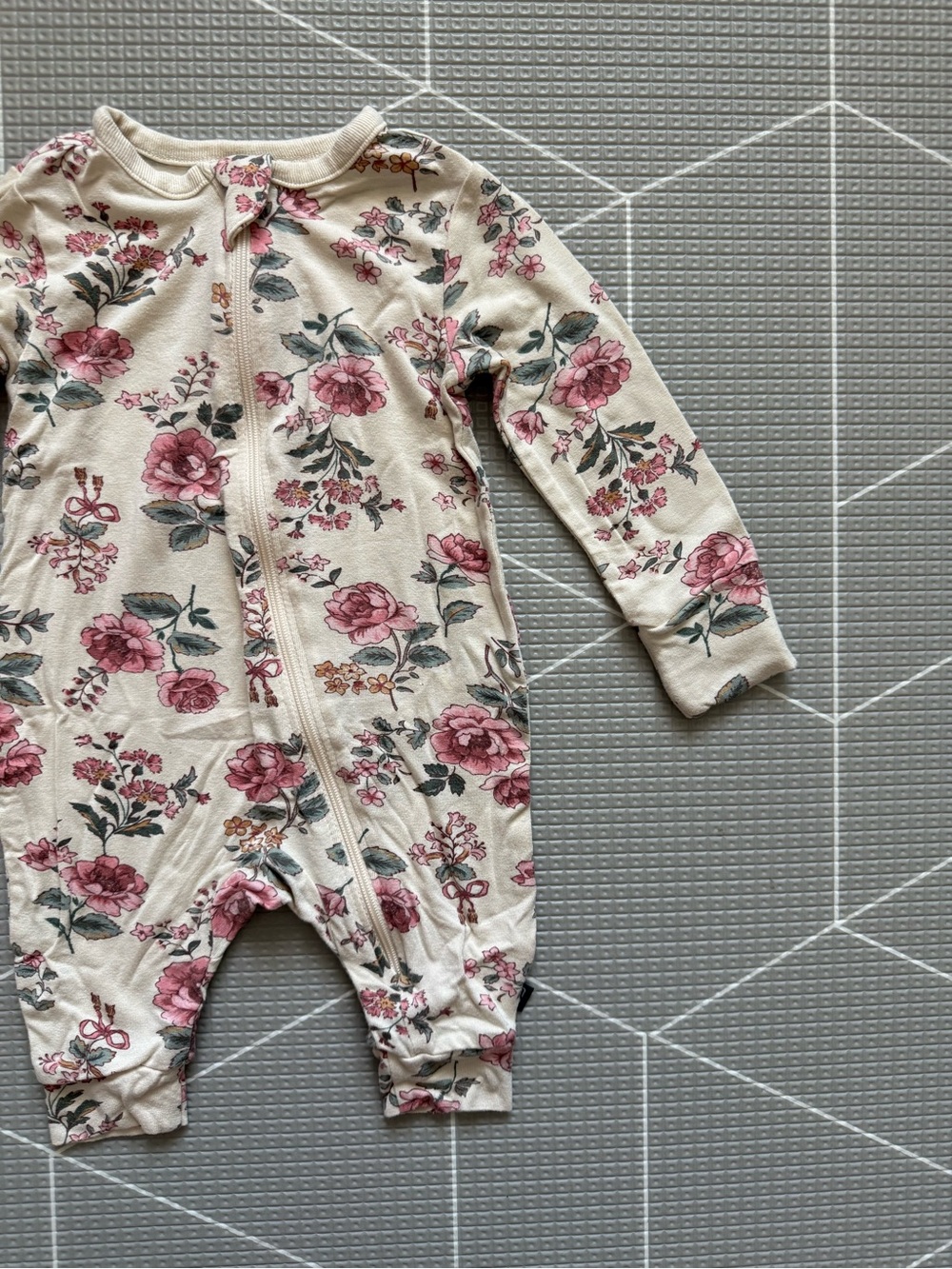 Modern moments|Baby girl long sleeve footless pajamas,full zip•Cream & floral•••